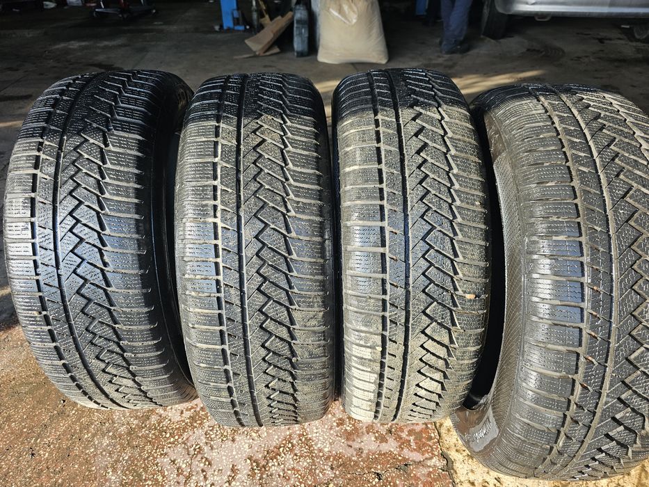 Vand 4 cauciucuri continental iarna