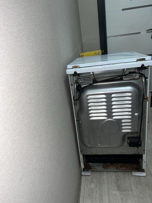 Продам газ плиту