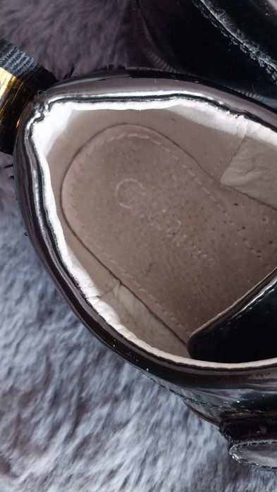 Туфли для девочки 2500тг