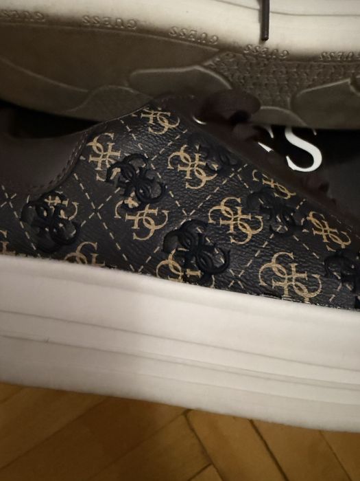 Кафяви кецове Guess номер 44. Оригинални!