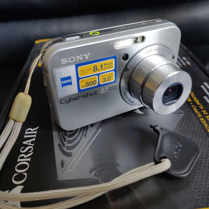 SONY Cyber-shot DSC-N1 Дигитална Камера фотоапарат