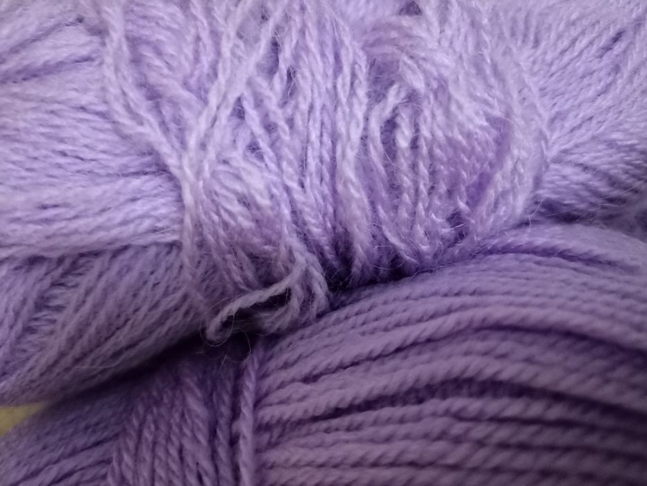 Пряжа,новая начали вязать, но не закончили