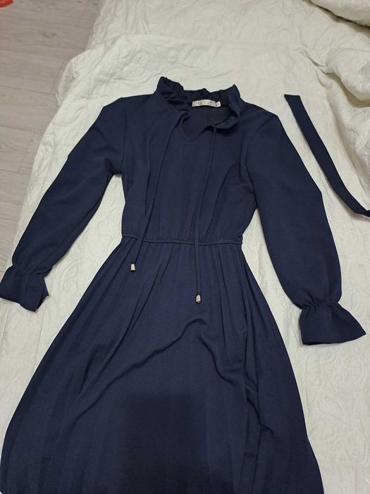 Платья по 2000 тенге