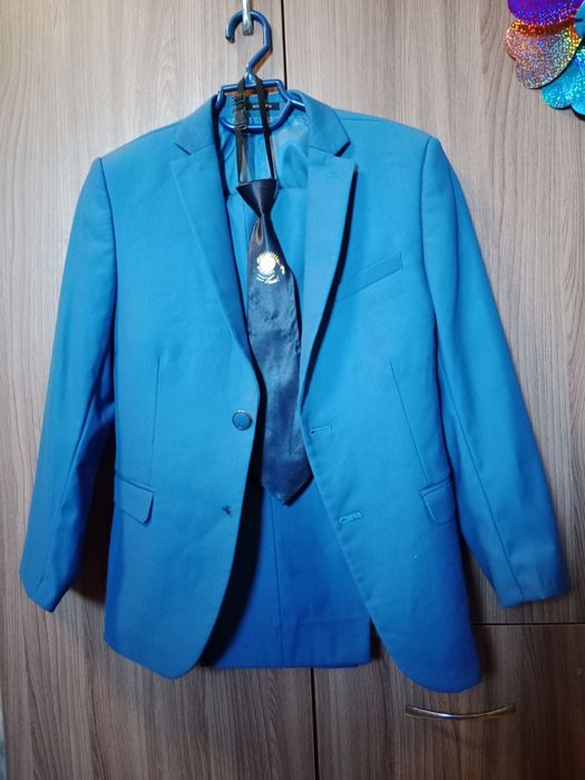 Школьный  костюм