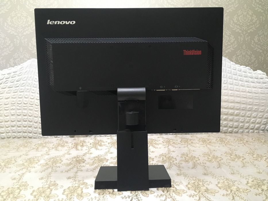 Монитор 24 дюйма Леново. Monitor 24 inch Lenovo.