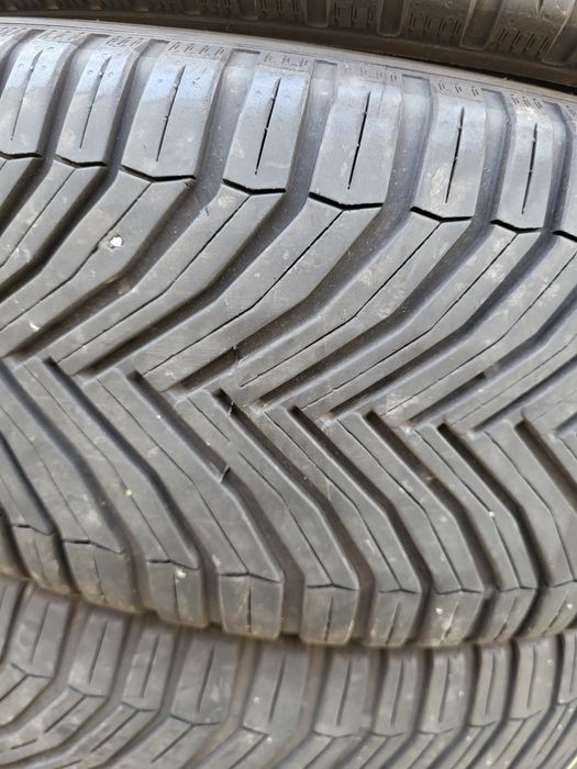 4 бр всесезонни 235/50/19 Michelin