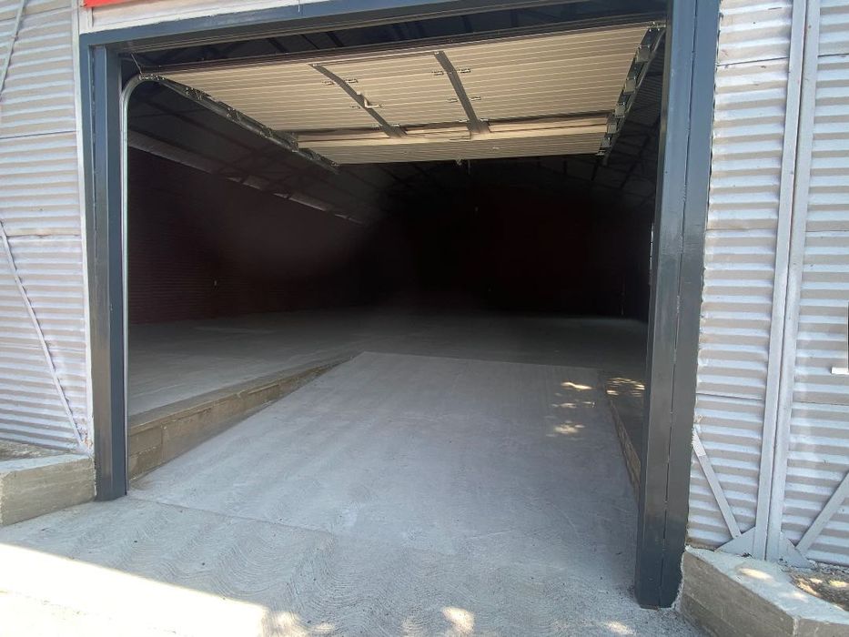Hală industrială 216 mp de închiriat – Huși, zonă comercială/industrială