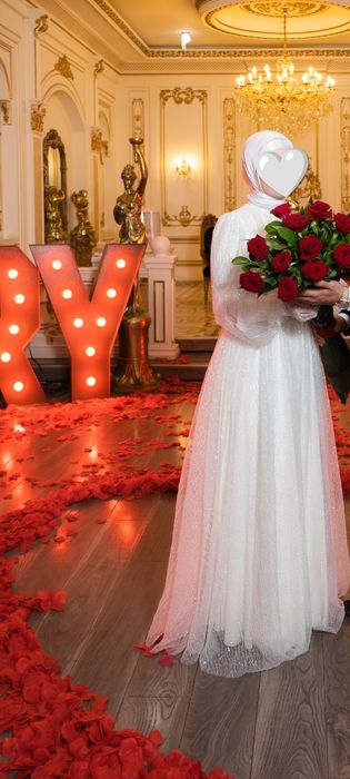 Ayollar oqshom libosi