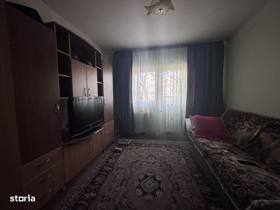 Apartament 4 camere | 80mp | Etaj 3/10 | Decomandat | Zona Primaverii