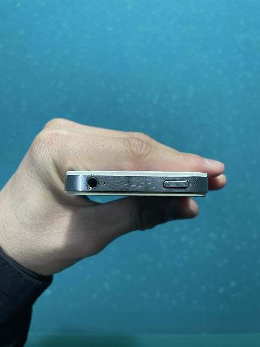 iPhone 4S sotiladi