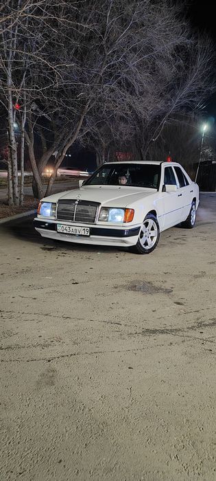 Продам 124  Мерседес