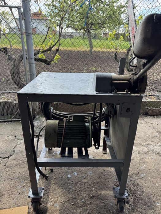 Електрическа резачка за дърва