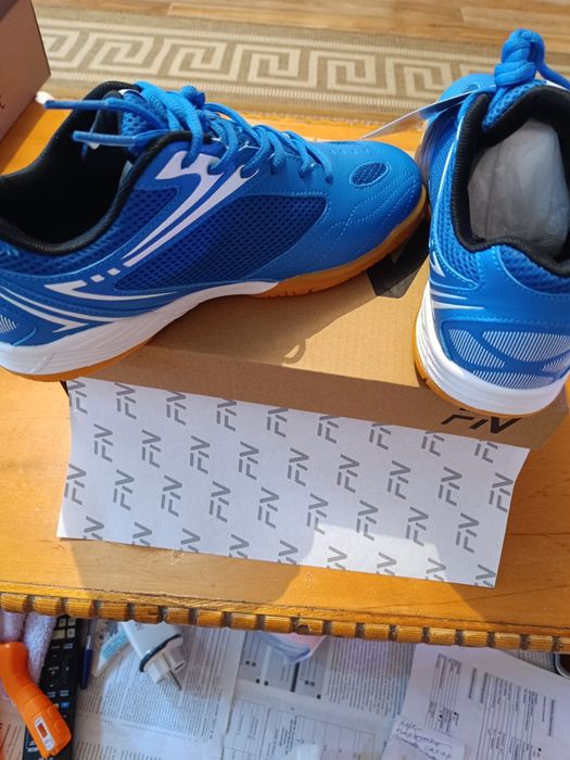 Кроссовки новые.