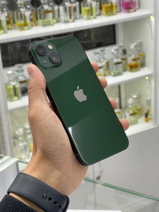 iPhone 13.