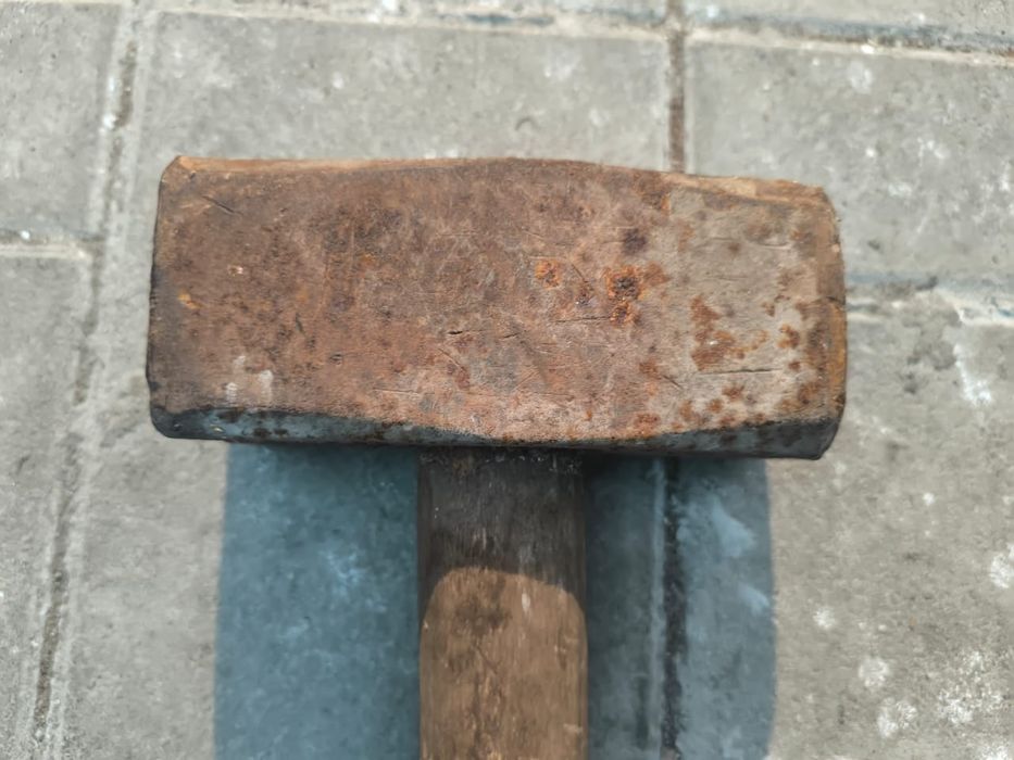 Продам кувалду в отличном состоянии