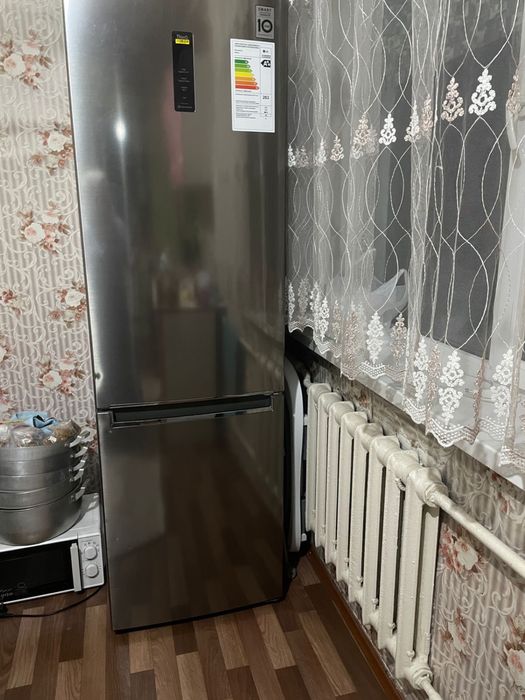 Продаю холодильник почти новый