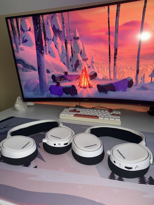 Vand casti steelseries