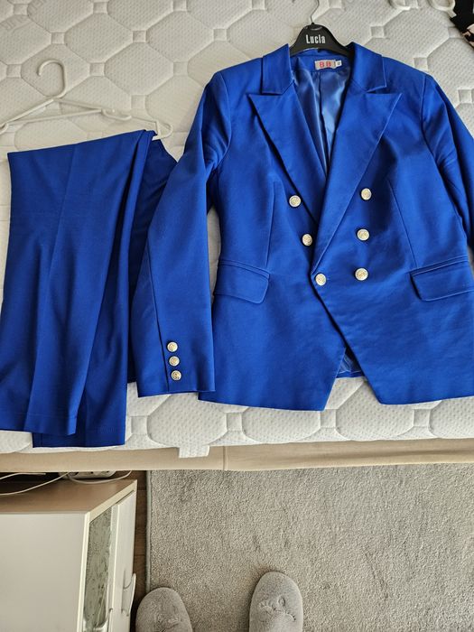 Costum dama verde. NOU Costum albastru