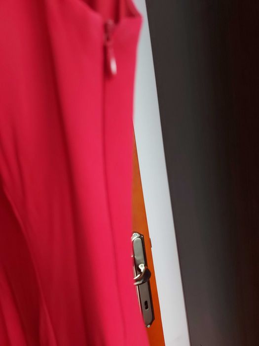 Бални рокли с ръчно извезани мъниста!