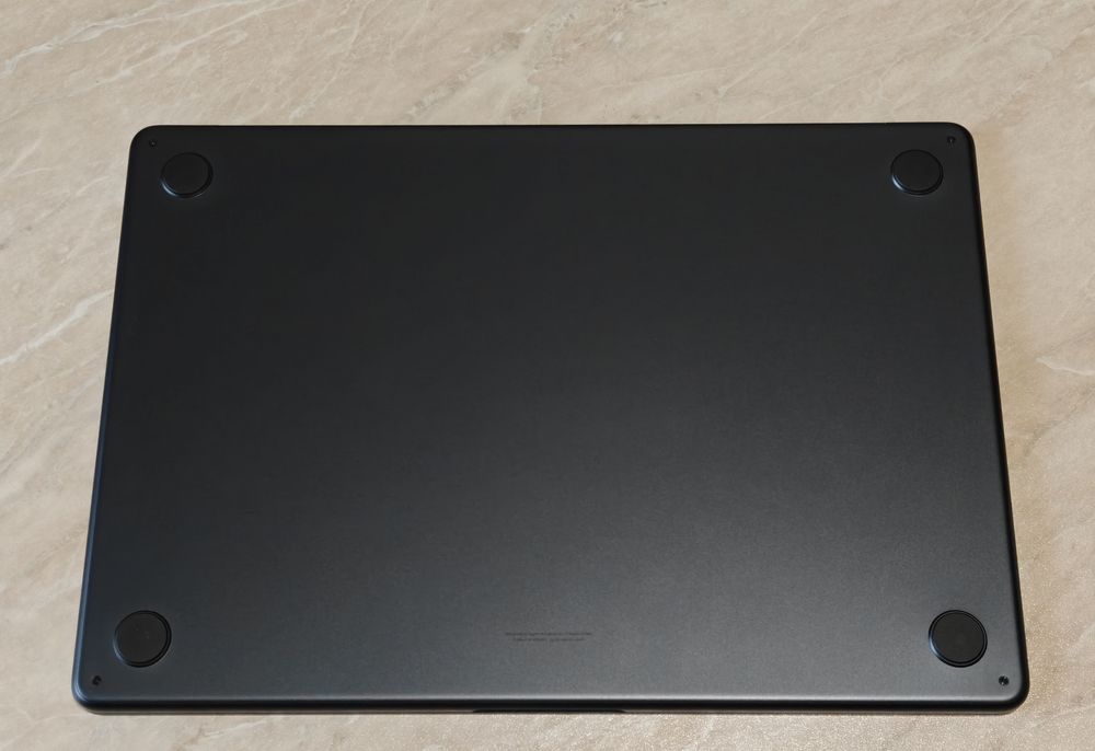 MacBook Air 15 M5 16/512 11 циклов