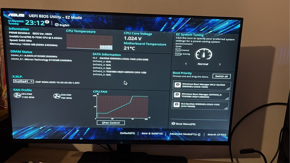 Vând pc cu intel i5 si radeon