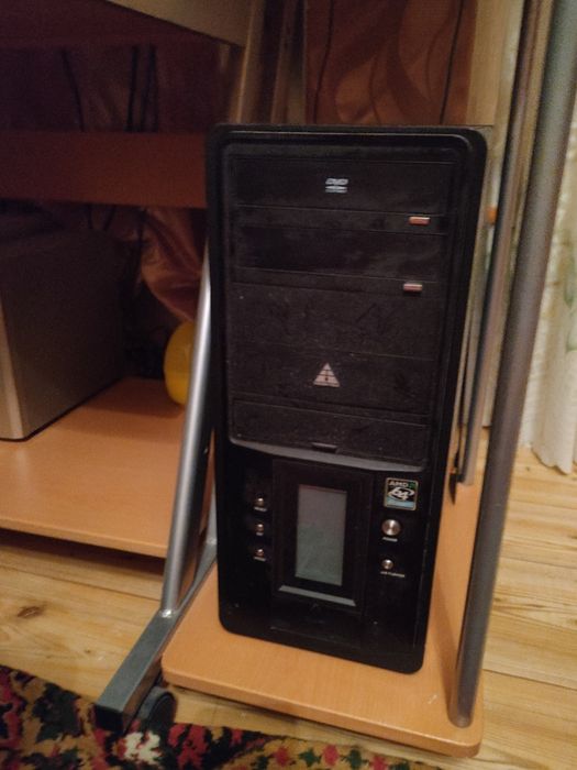 Продам не дорого компьютер, принтер, ксерокс, буфер,комп.стол.