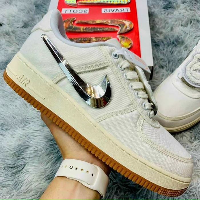 Nike air force 1 x travis scott