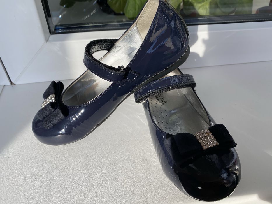 Туфли синие 29 р. и чёрные 27 размер для девочки