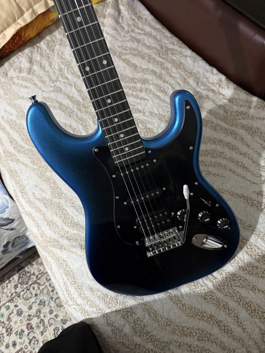 Продам электрогитару