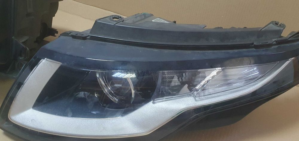 Far faruri stanga dreapta halogen Range Rover Evoque facelift 2015+