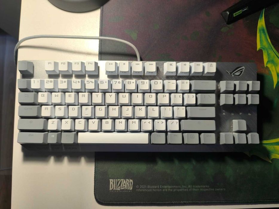 ASUS ROG Strix Scope NX TKL Moonlight White NX Red