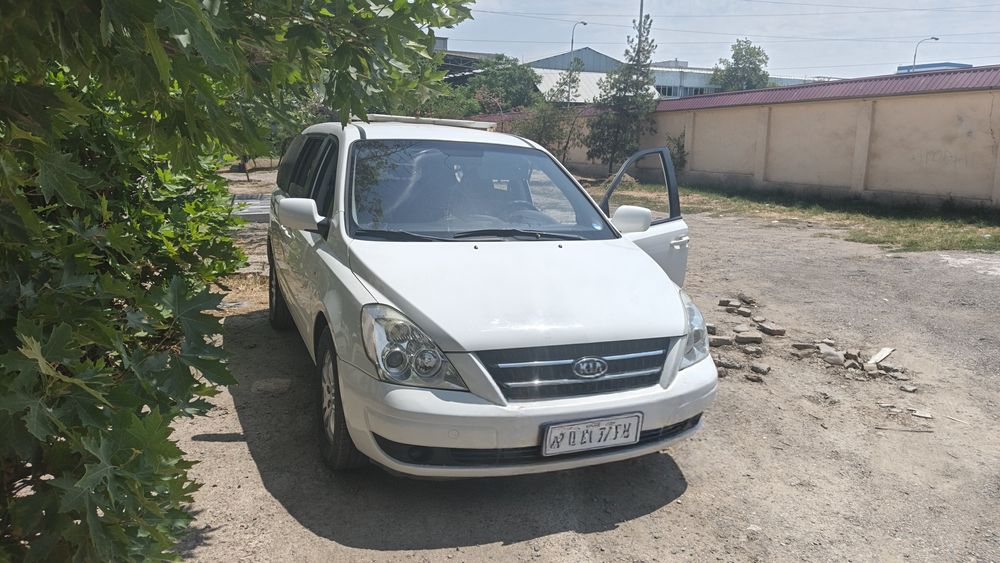 Kia carnaval avtomat