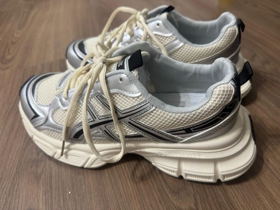 кроссовки Asics original