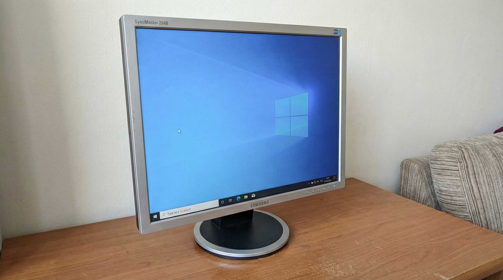 Монитор 20" Samsung SyncMaster 204B (1600x1200)