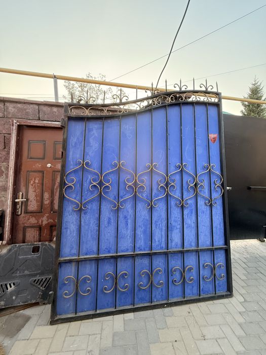 Ворота распахиващися