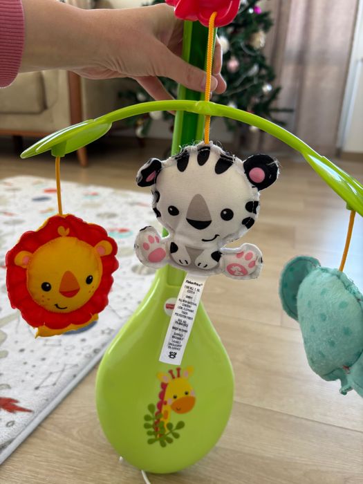 Лот за бебе - шезлонг, активна гимнастика и въртележка за кошара