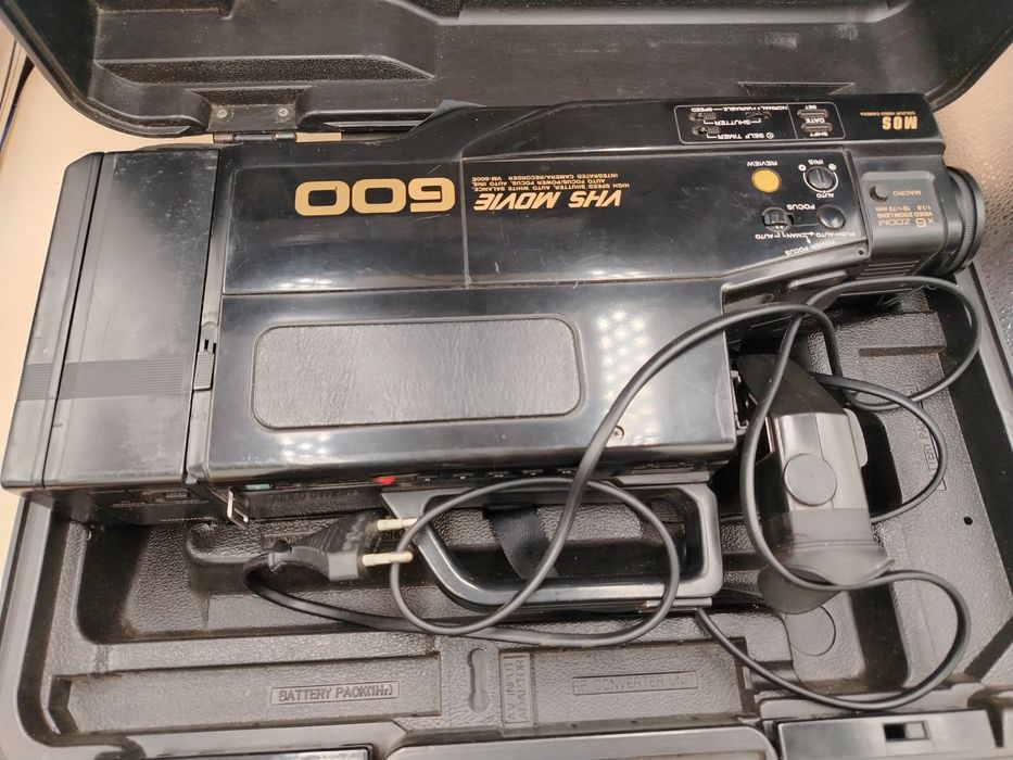 Видеокамера HITACHI