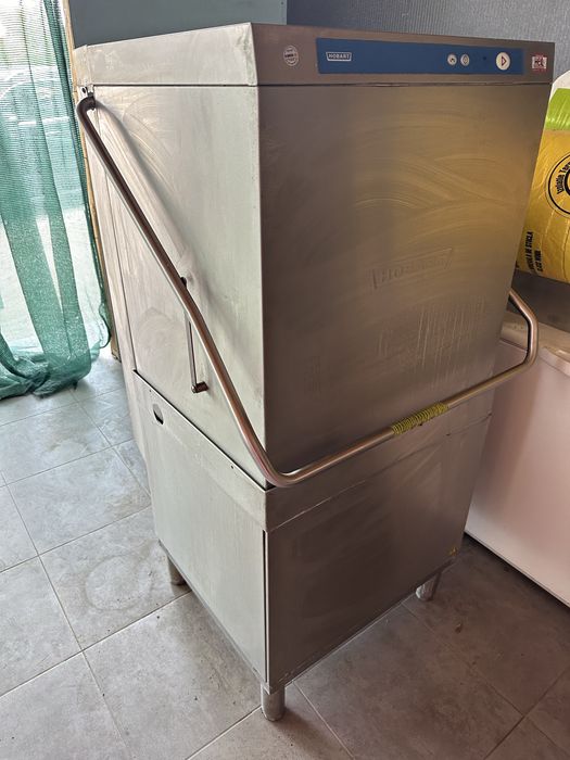 Професионална сервизирана съдомиялна HOBART 160/70