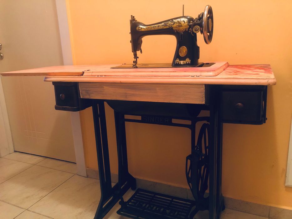 Крачна шевна машина Singer