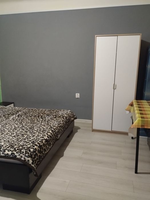 Închiriez garsonieră