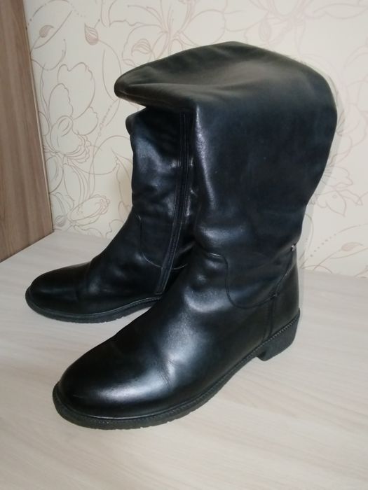 Продам зимние сапоги все натуралка, р- р 40