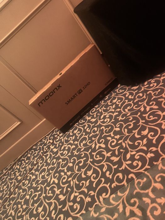 Moonx televizori 32 talik karobka yangi 100 dollarga bervoraman