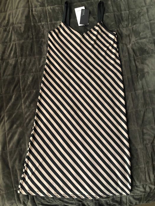 Rochie in forma de A dungi NOUA_Stradivarius_M fete/femei