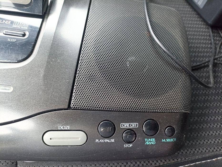 Radio super slim/subtire, portabil (alimentare priza sau baterii), sunet foarte bun, specific Panasonic..