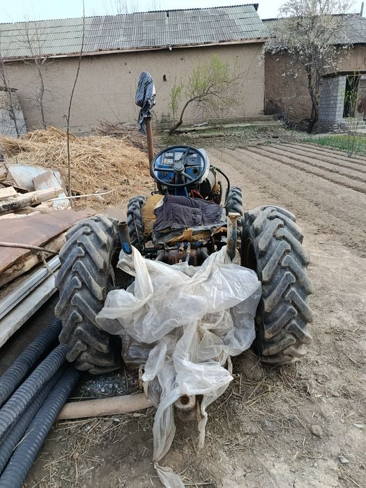 Traktor sotiladi holati yaxshi