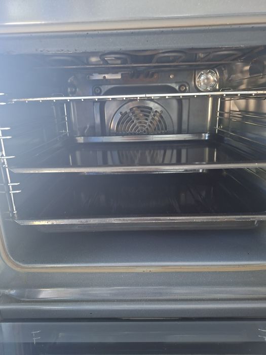 Фурна за вграждане AEG