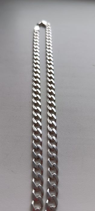 Продам цепь серебряную.