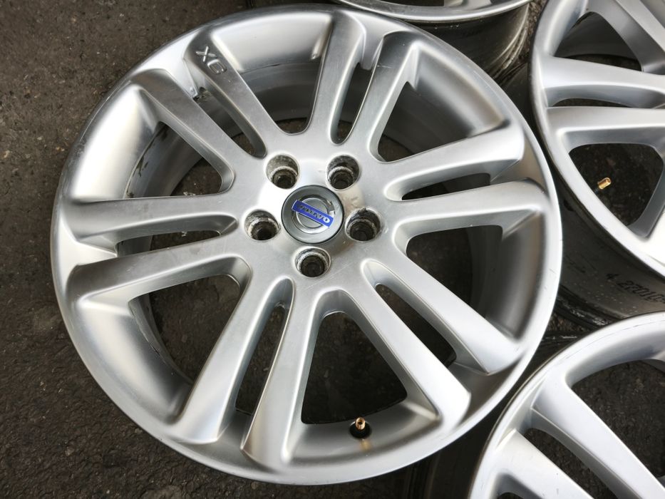 18" оригинални алуминиеви джанти за Volvo.