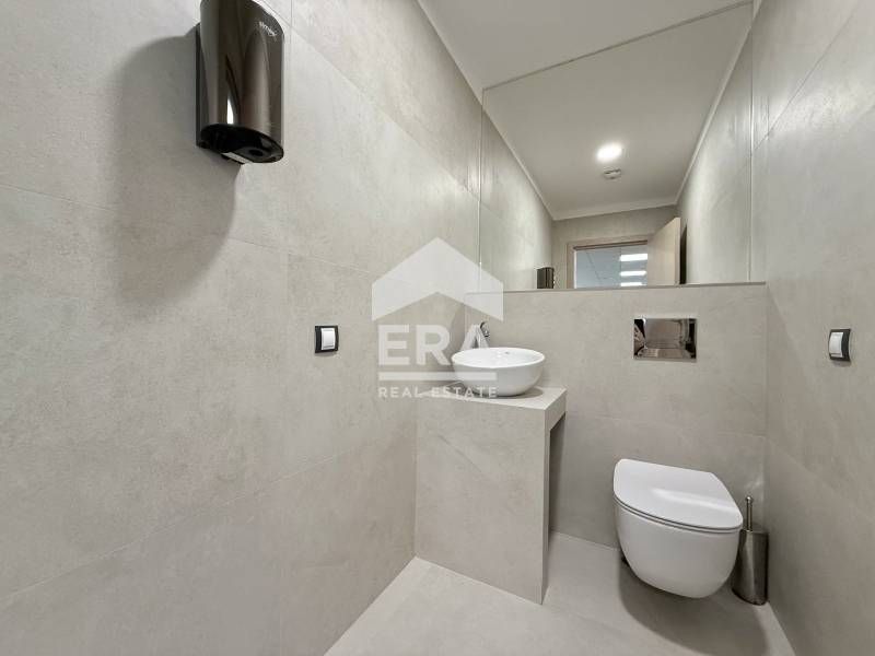 Дава се под наем Офис в София, Лозенец - 206 кв.м за 2268.99 € - Снимка #5