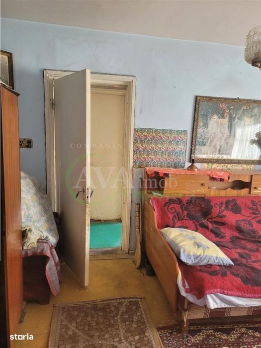 Apartament  2 camere semidecomandat zona  Mioritei